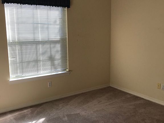4th image of 3161 Oak Shadow Ln