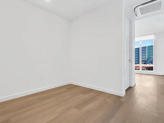 3rd image of 29-17 40th Ave #508