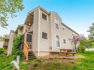 8254 NW Barrybrooke Dr, Kansas City, MO 64151