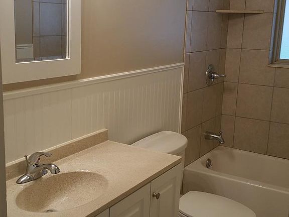 3rd image of 420 Longview Dr
