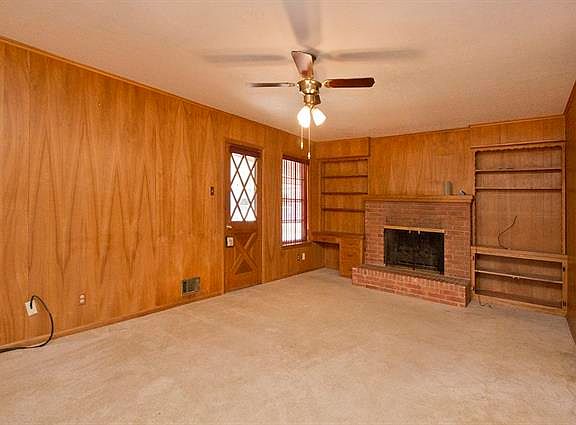 5th image of 2201 Castleford Ln