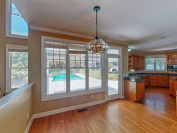 5th image of 4259 Oak Forest Dr