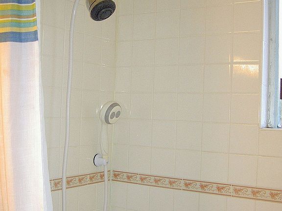 3rd image of 12610 Admiral Ave