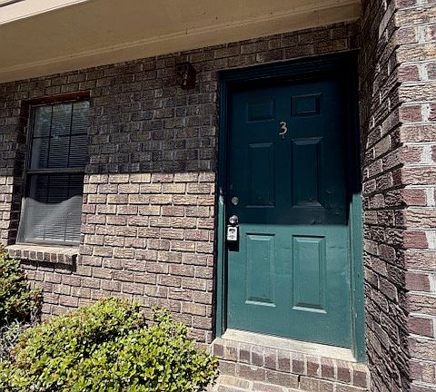 2nd image of 6022 Miami St #3