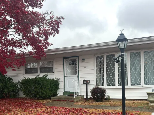 12 Sherwood Ln, Aston, PA 19014