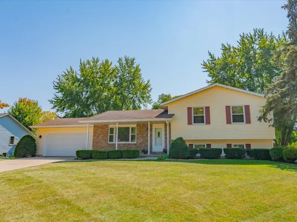 2739 Esquire Dr, Stoughton, WI 53589