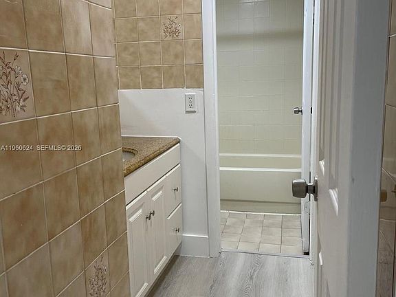3rd image of 1075 W 68th St APT 304