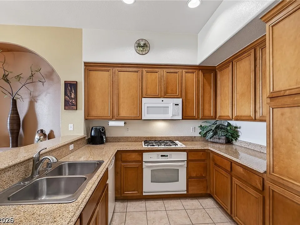62 E Serene Ave #324