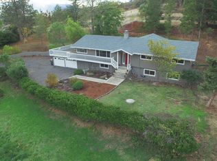 2880 David Ln, Medford, OR