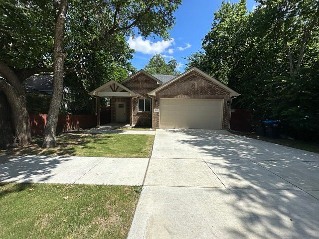 1st image of 917 E Maddox Ave