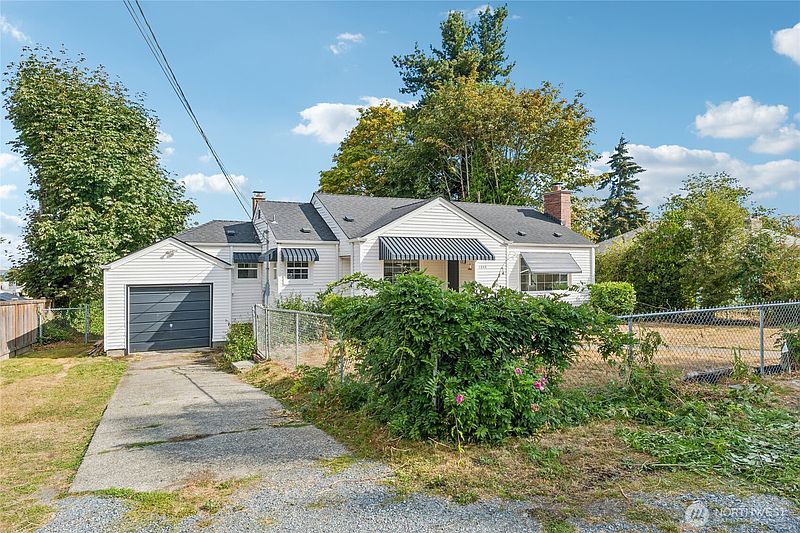 2nd image of 1048 S 100th Street