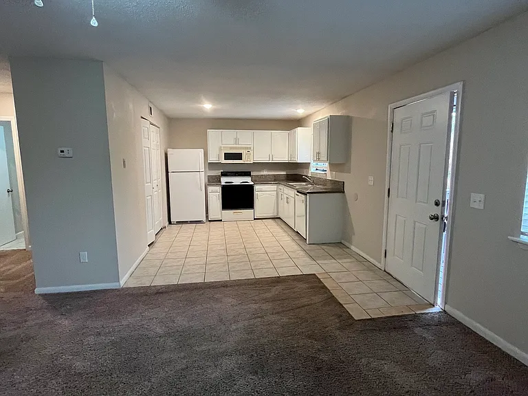 117 Sea Parc St #C — Photo 5