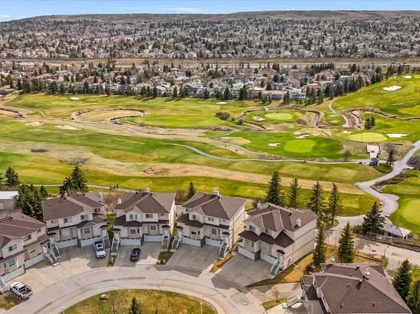 139 NE Country Hills Gdns NW, Calgary, AB T3K 5G1
