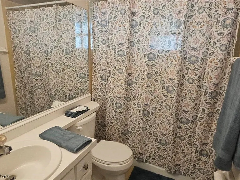 4018 Vilabella Dr — Photo 15