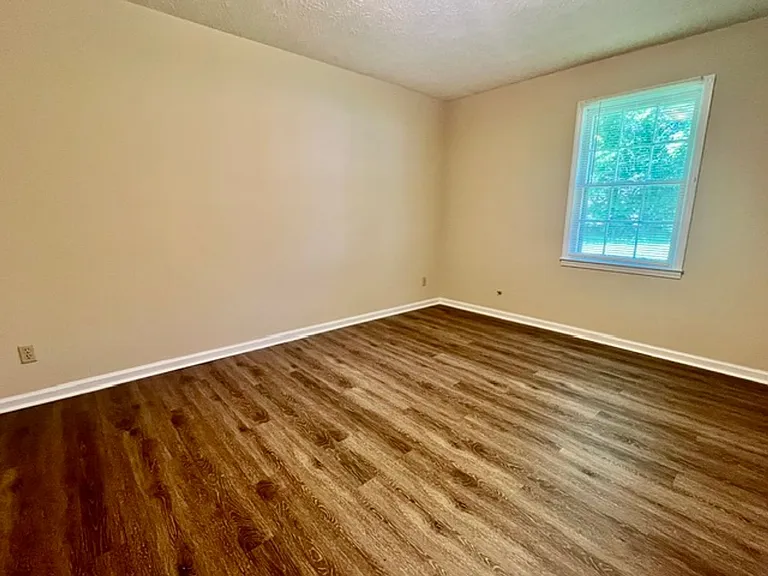 236 Hennon Dr NW — Photo 8