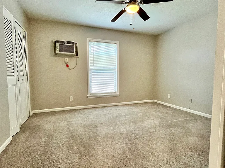 9900 Merioneth Dr #4 — Photo 11