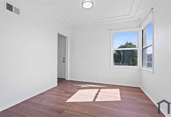 5th image of 6418 Brynhurst Ave #6420-1/2