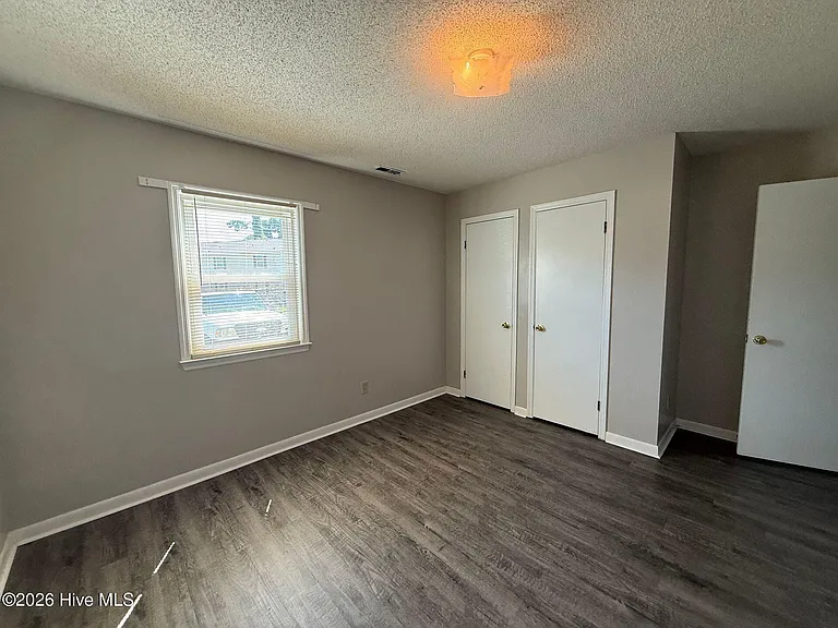 2310 Indian Dr #13 — Photo 4