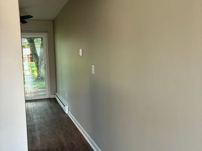 Waynedale Circle Apartments — Photo 37