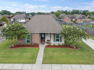 6159 Woodside Dr, Zachary, LA 70791