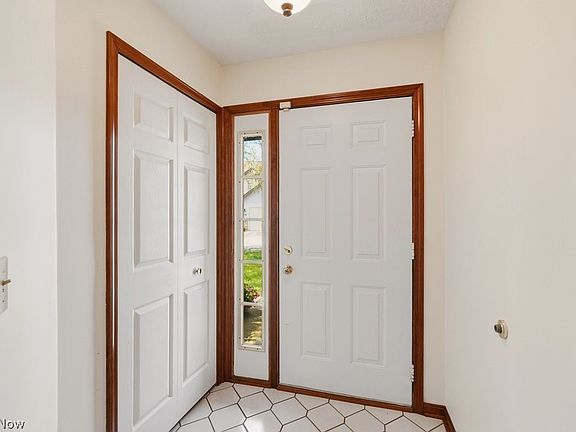 3rd image of 5723 Gateway Ln