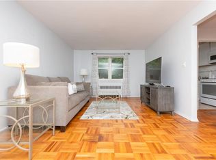 450 Pelham Rd APT 1A, New Rochelle, NY