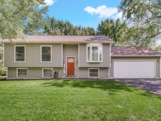 643 Cheyenne Dr, Lowell, IN 46356