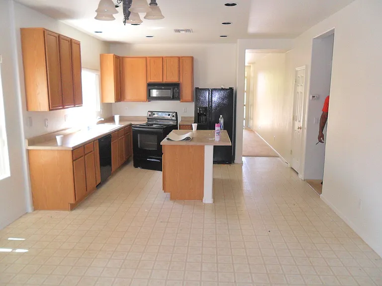25758 W Nancy Ln — Photo 9