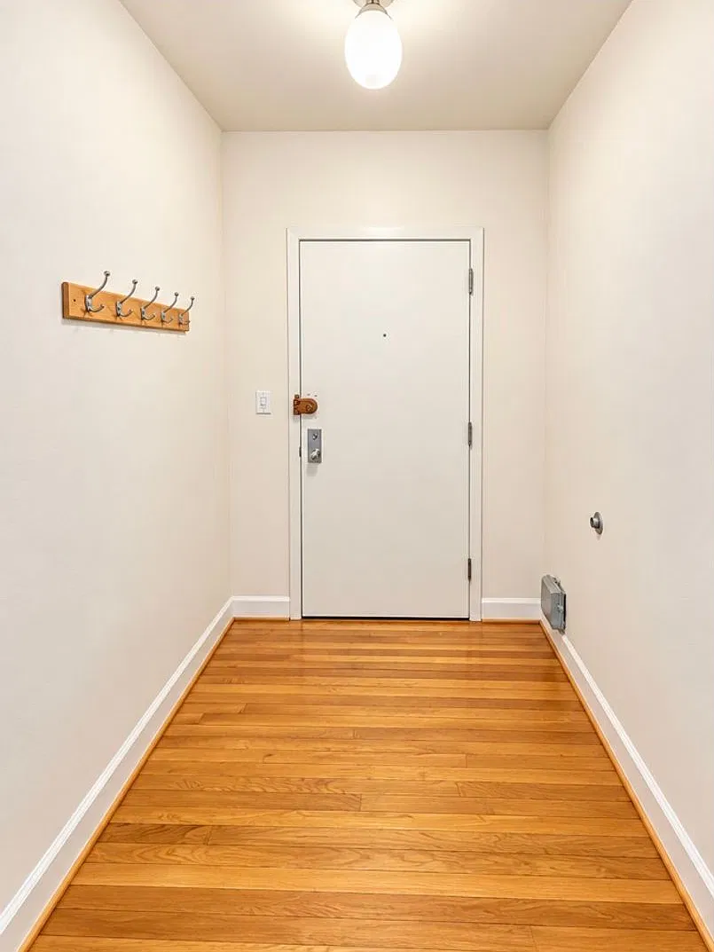 Bright, Refreshed 2-Bedroom in Mount Pleasant | Walk Score of 96 — Photo 1
