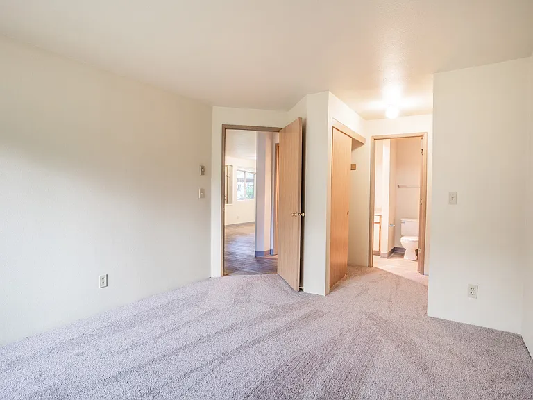Stonesthrow Apartments — Photo 41