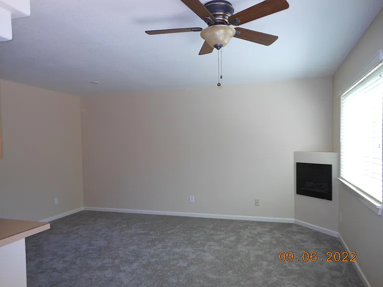 400 Walnut Way — Photo 20