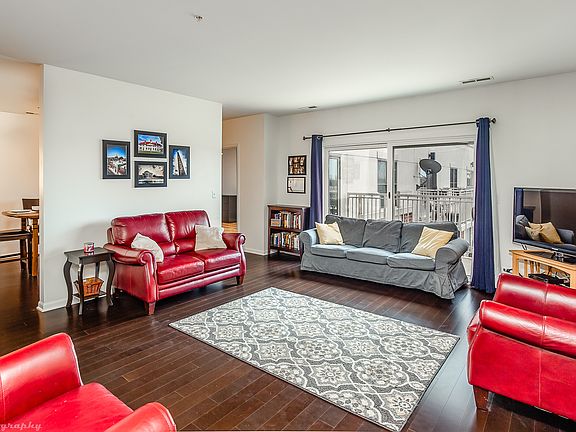 3rd image of 9440 S 51st Ave APT 504