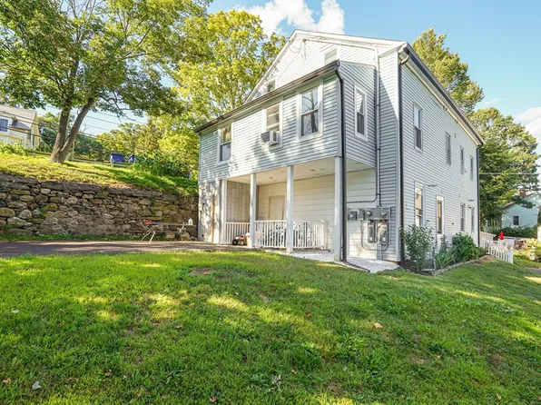 621 Main St, Sturbridge, MA 01566