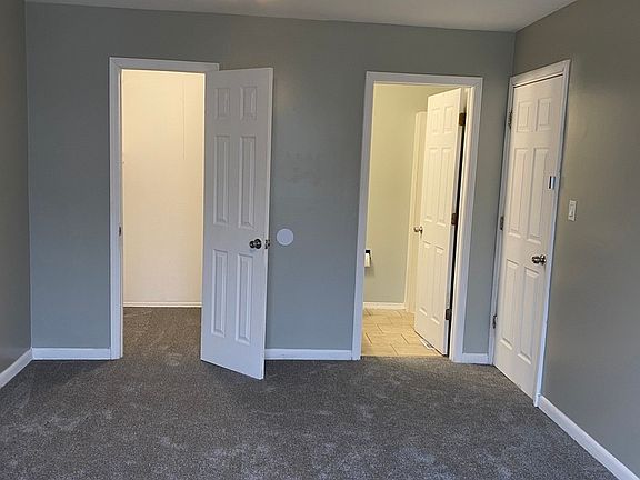 5th image of 901 Van Buren Ct