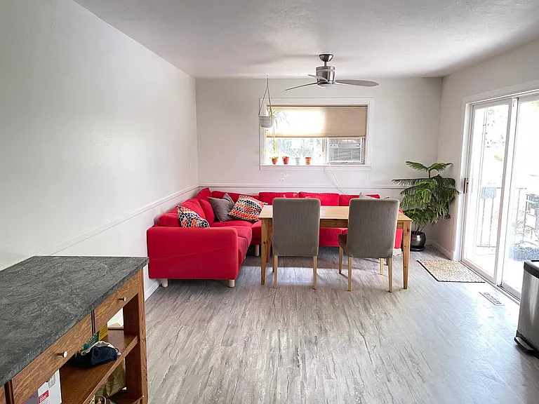 11198 Random Ct — Photo 4