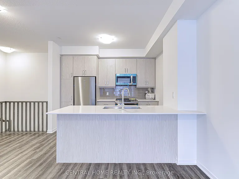 130 Honeycrisp Cres #Townhouse 312 — Photo 10