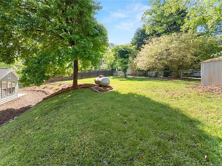 2050 Shaffer Rd — Photo 22