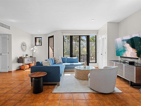 3rd image of 185 Candelero #627