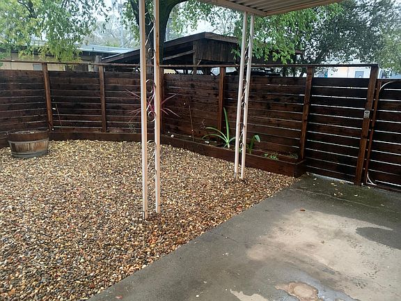 Entry / Garden