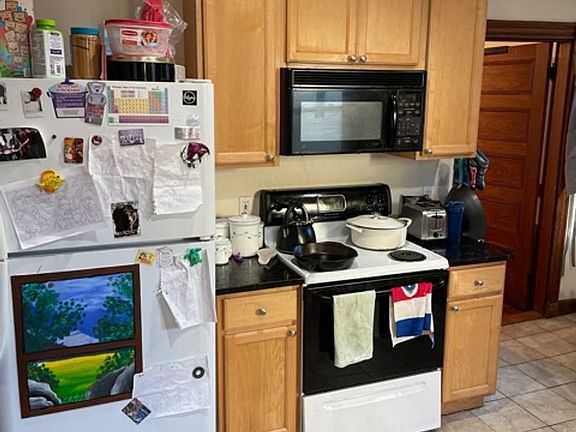 4th image of 124 Calumet St #5