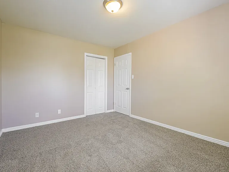 1880 Ruth Dr — Photo 5