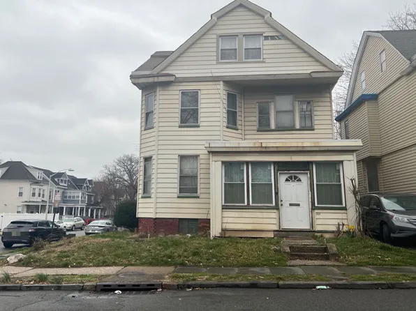 32 New St, East Orange, NJ 07018
