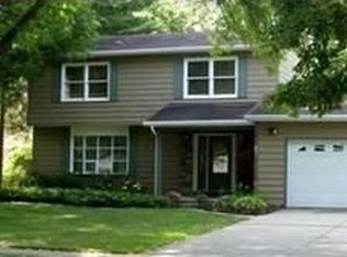 5011 Stony Creek Dr, Midland, MI 48640