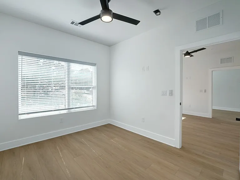 3000 Duval St #105 — Photo 15