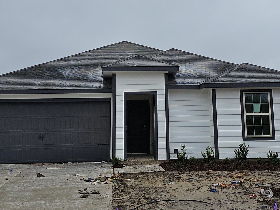1st image of 244 Boxwood Dr