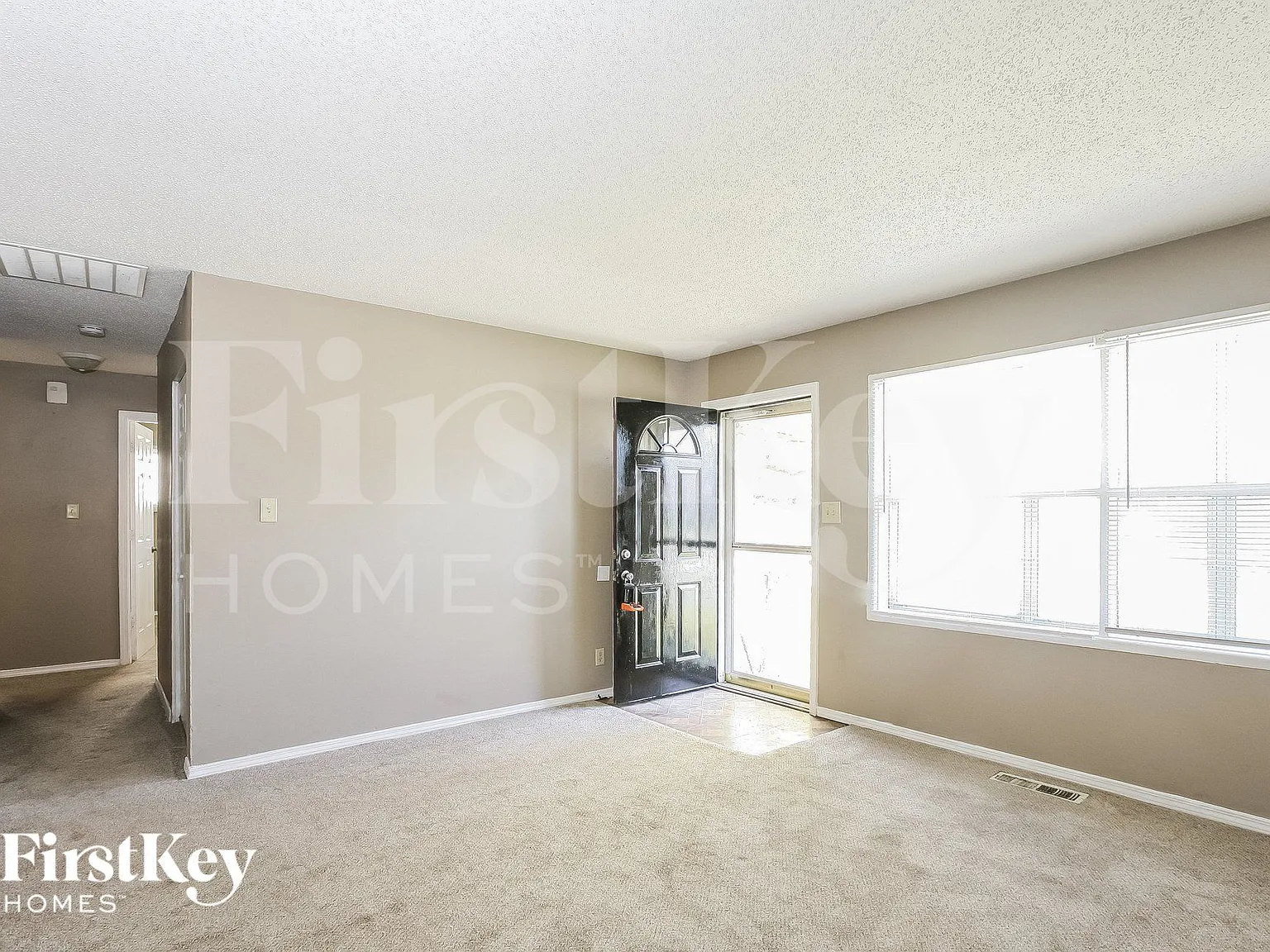 3 bed, 1.5 bath, 1160 sqft, $1,455 — Photo 3
