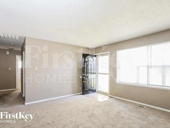 3rd image of 4834 N Kenyon Dr