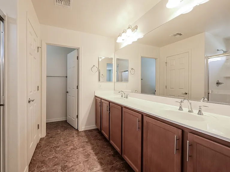 3815 S 58th Ln — Photo 12