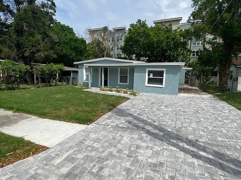 4307 W Main St — Photo 2