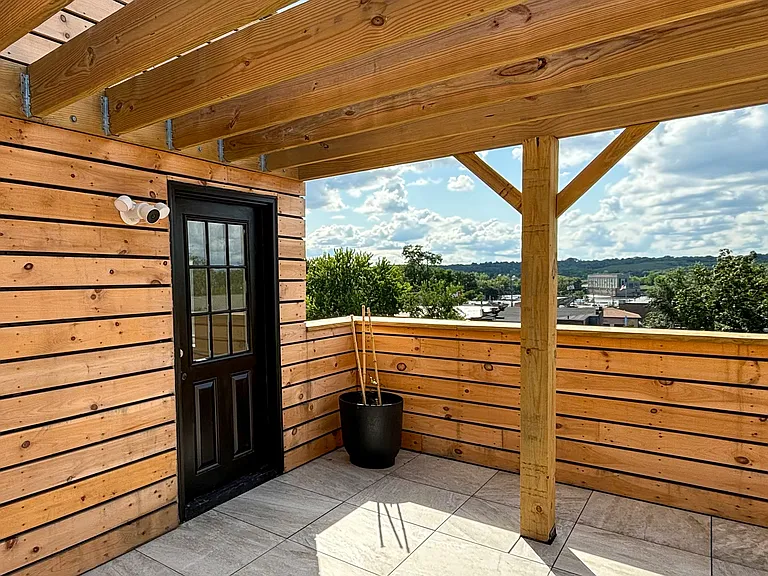 Roof top entry